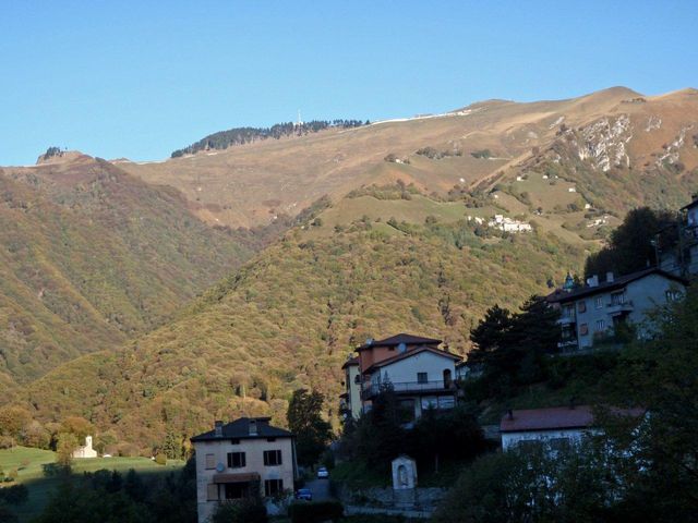im Hintergrund Roncapiana und Monte  Generoso.