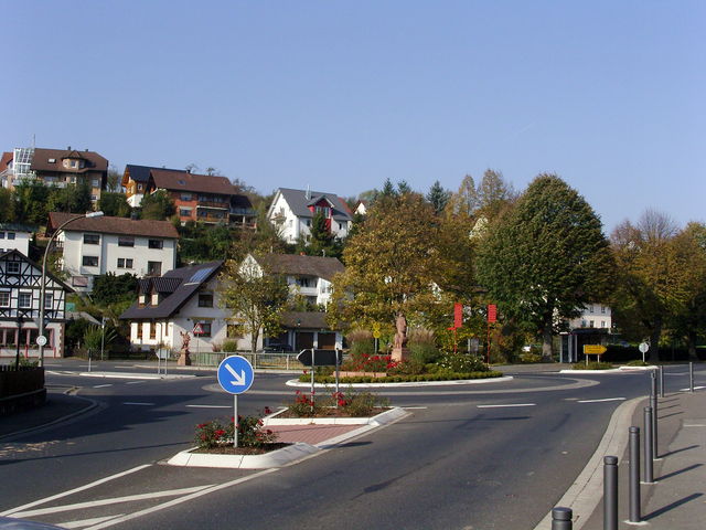 Startpunkt Ostauffahrt am Mömlinger Kreisel.