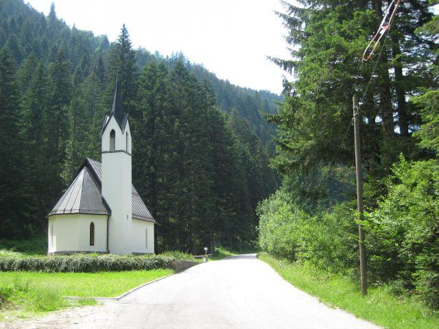 Kapelle am Wegrand.