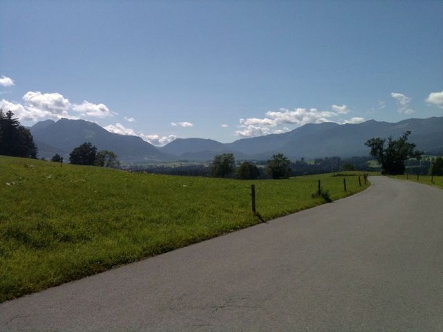 Blick in die grüne Ebene oberhalb von Niklasreuth