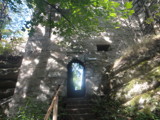 Eingang zum Roten Schloss