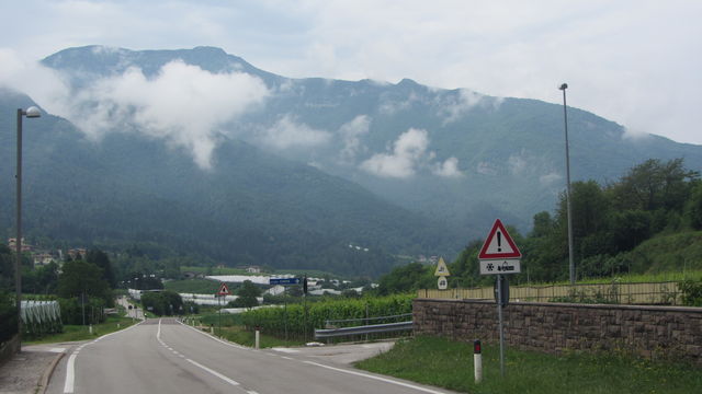 Blick von der Paßhöhe zum Monte Stivo.