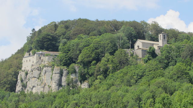 Die Klosteranlage von unten gesehen.