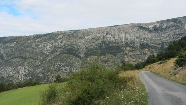 Südanfahrt: Blick zurück auf die Serra de Campelles.