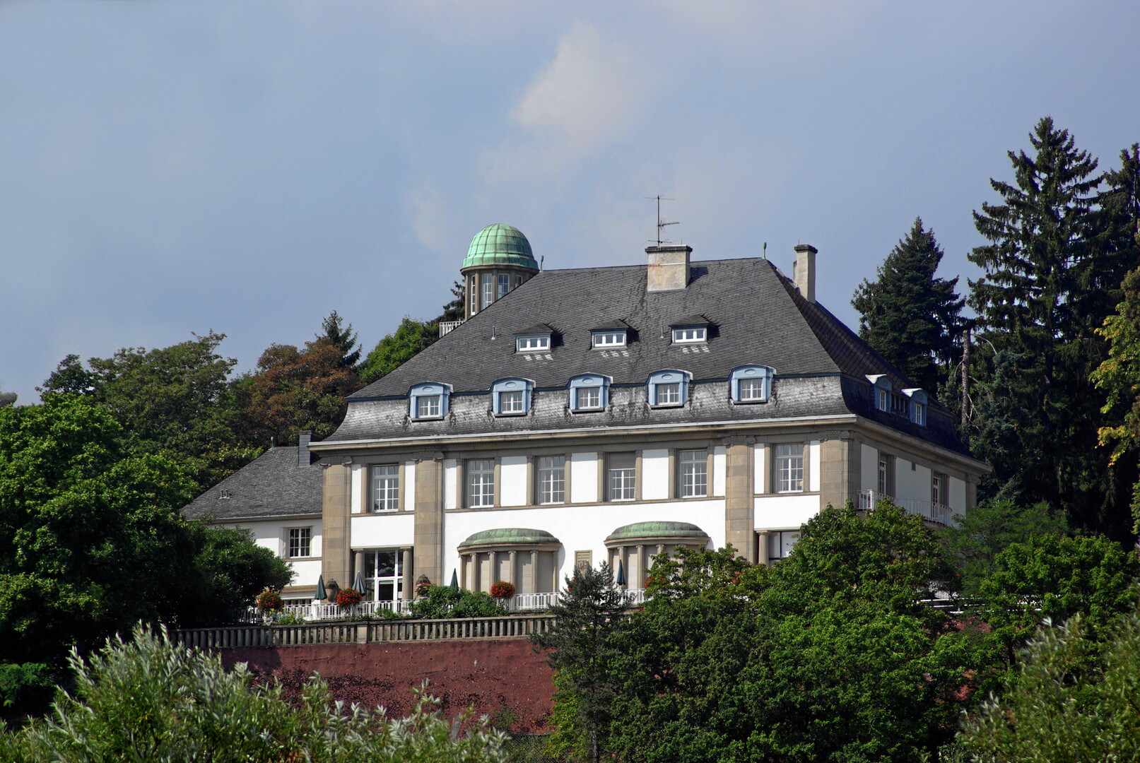 Villa Reverchon Ostauffahrt Markusberg 