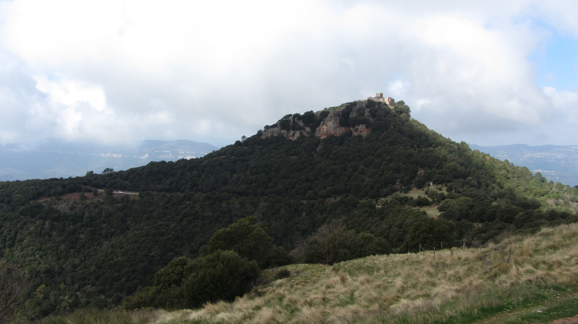 Das Schlußstück am Gipfel des Tagamanent vorbei.