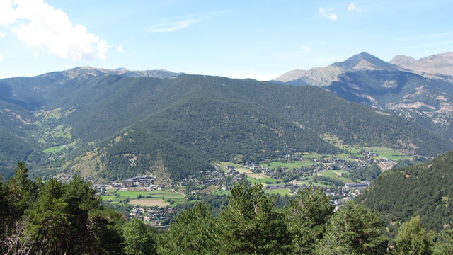 Westanfahrt: Blick ins Tal des Valira del Nord zwischen La Massana und Ordino.