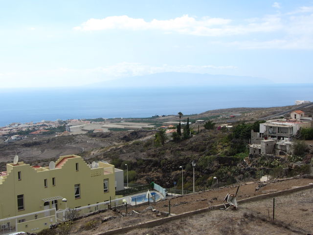 Küstenanfahrt: Blick auf La Gomera.