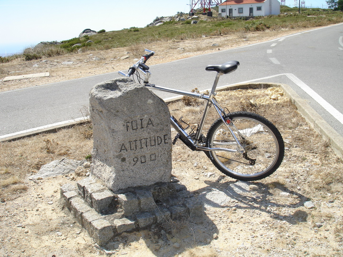900 Meter über dem Wasserspiegel der Algarve ist das Ziel erreicht.