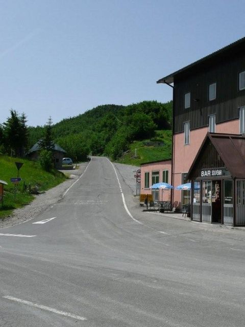 Passo delle Radici Passhöhe Straße nach San Pellegrino in Alpi.