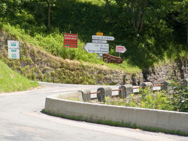 Hier trennen sich die Wege: links geht es zum Col du Pré, rechts zum Cormet d’Areches