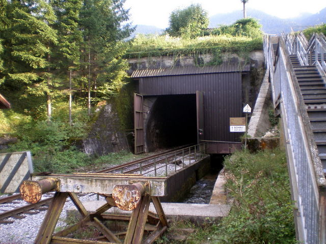 Tor zur Welt- nördliches Tunnelportal in Bohinjsko Bistrica.