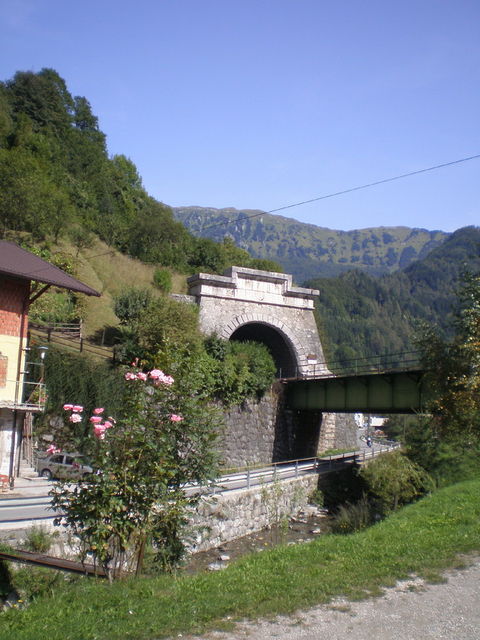 Südliches Tunnelportal in Podbrdo.