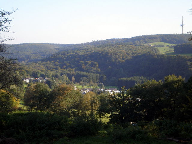 Blick von Burg Hohenscheid auf Balkhausen und Witzhelden.