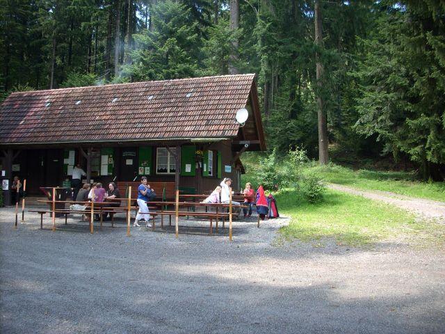 Gasthaus am Löcherberg Wasen. 7 Tage pro Woche geöffnet.