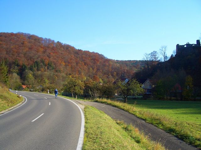 Großes Lautertal bei Bichishausen