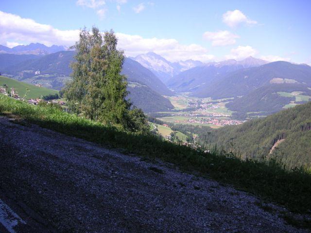 Blick aus der zweiten Kehrengruppe Richtung Antholzer Tal.