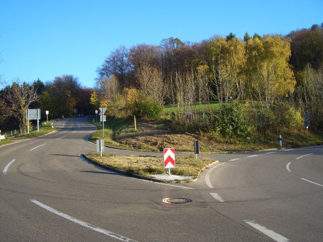 Die Kreuzung: rechts zum Kornbergsattel, links zum Fuchsecksattel