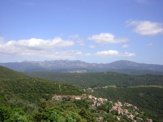 Sorbollano - dahinter Zonza und die Bavella-Berge.