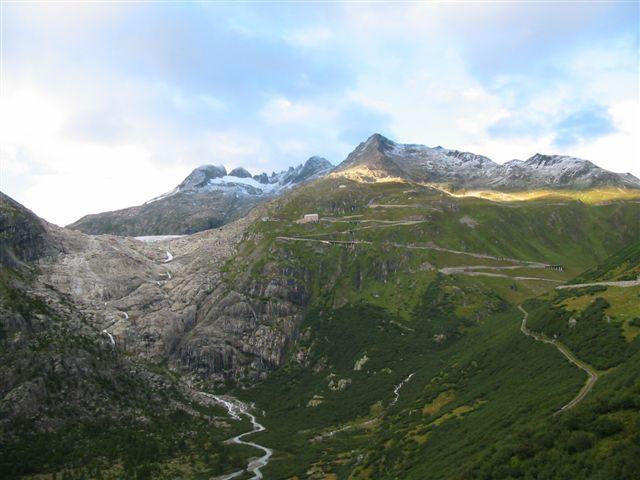 Westrampe, Blick von Gletsch auf den Rhonegletscher.