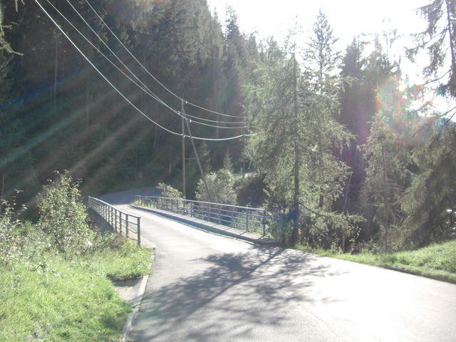 An dieser Brücke über den Inn beginnt die Auffahrt nach S-Charl.