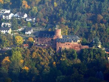 Burg Hengebach in Heimbach
