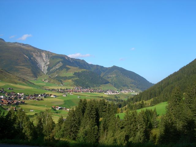 Ost: Blick nach Sedrun, Station des Gotthardbasistunnels