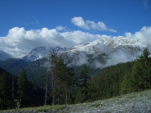 Gepuderte Bergwelt im Schweizer Nationalpark im August 2005