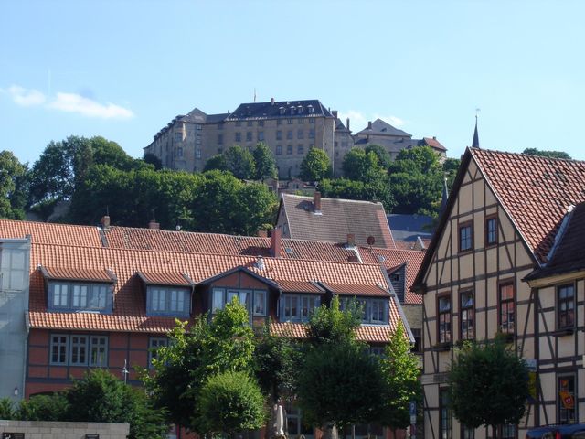 Blick aus Blankenburg hinauf zum Schloss.