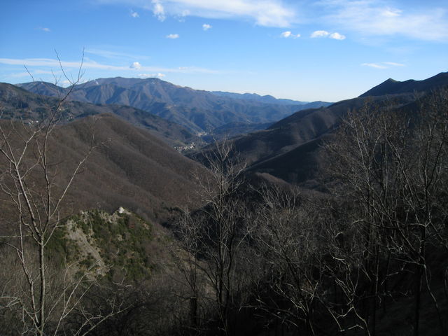 Kurz vor dem  [[Passo della Forcella|paesse|passo-della-forcella]], Blick durch das Val Sturla.
(Februar 2009)