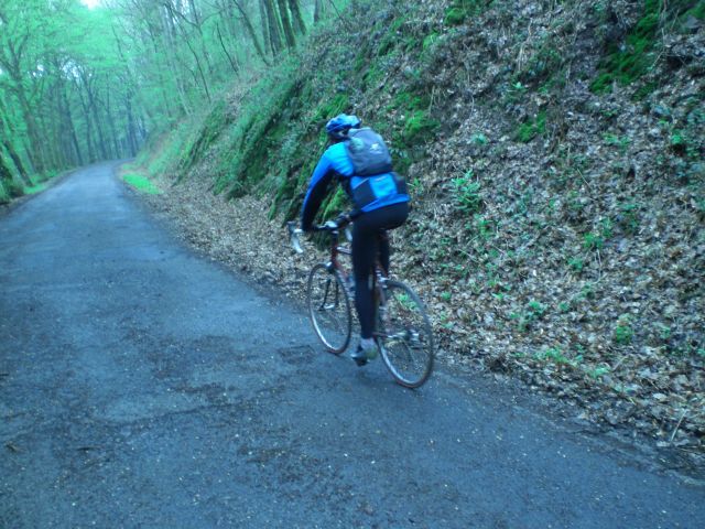 Tom auf dem Weg zum Col du Rideux während der Ardennen-statt-Amstel-Tour am 18.04.09