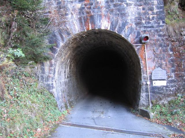 Tunneleingang unterhalb Monte Laura.