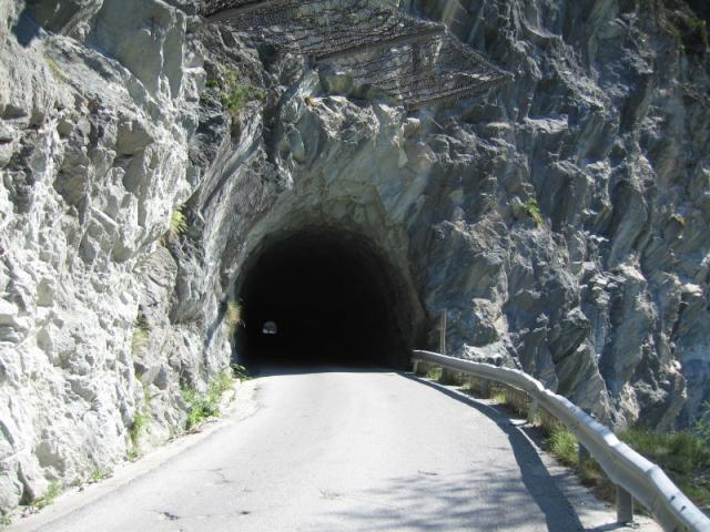 Einer der unbeleuchteten Tunnels.