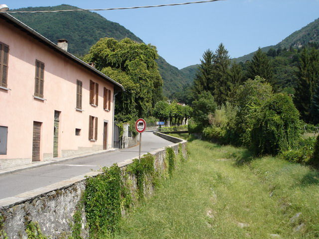 Blick von Cittiglio in das Tal des Giulio.