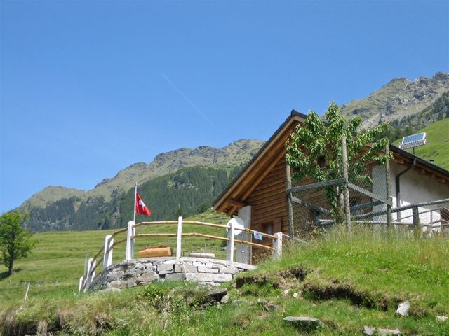 16 Fontana (1347 m) am höchsten Punkt der Straße, Val Pontirone, 18.06.09.
