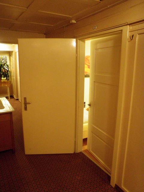 Andermatt: Aus unbekanntem Grund hatte mein Hotelzimmer 2 Türen...