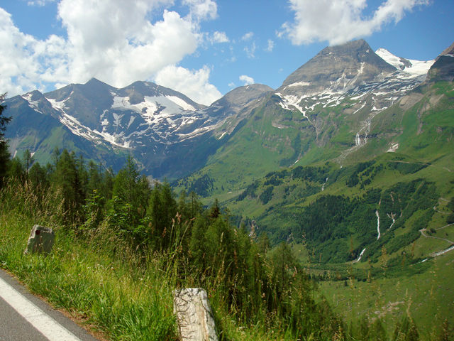 -Atemberaubende Kulisse des Alpenhauptkammes.