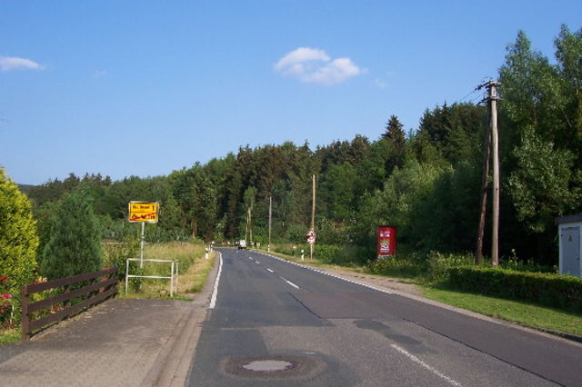 Beginn der Südwestauffahrt am Ortsausgang Windhausen .