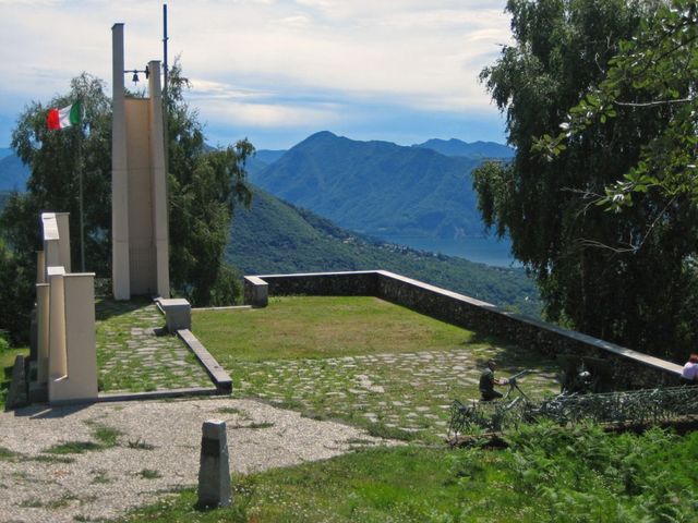 Ehrenmal der italienischen Gebirgsjäger (Alpini).