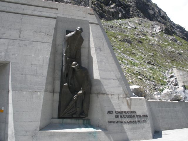 Denkmal für die Bauarbeiter an der Staumauer.
