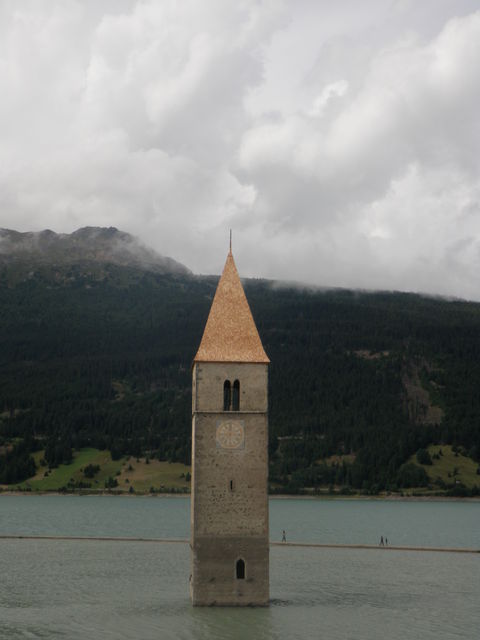 Der berühmte Turm im Wasser beim Reschenseee