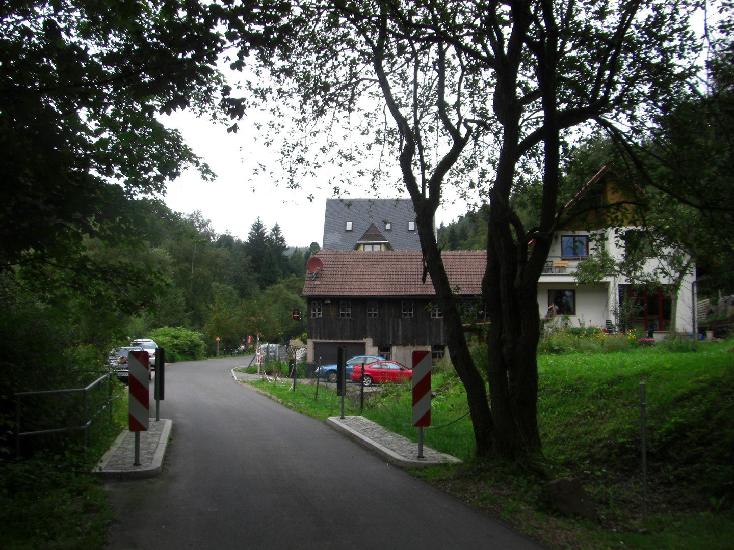 Ein paar Meter passiert man die Waldmühle im Lubenbachtal.
