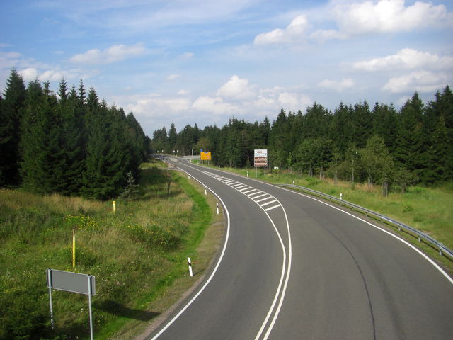 Blick von der Brücke nach Norden Richtung Oberhof.