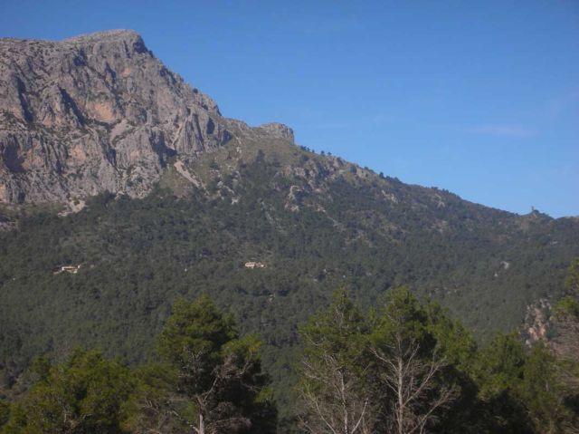 'ganz oben' - die Häuser auf knapp 700 m erreicht man über Puigpunyent.