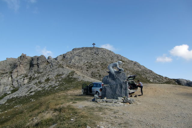 hässliches Pantani Denkmal - Col Cuneo