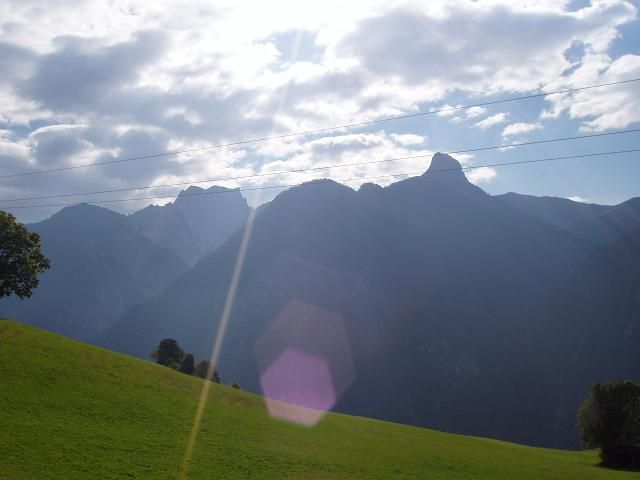 Blick über das Drautal zu den Lienzer Dolomiten.