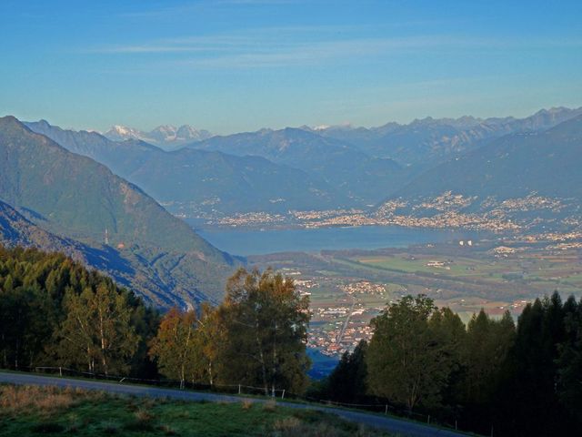 16 Blick auf den Lago Maggiore, dahinter die 3000er südlich des Simplon.