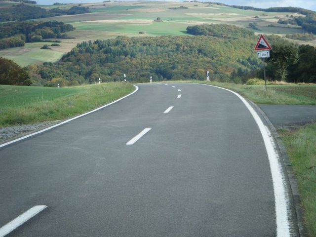 Paßhöhe Richtung Ginsweiler.