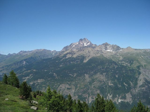 Blick über das Val Varaita auf den Monte Viso