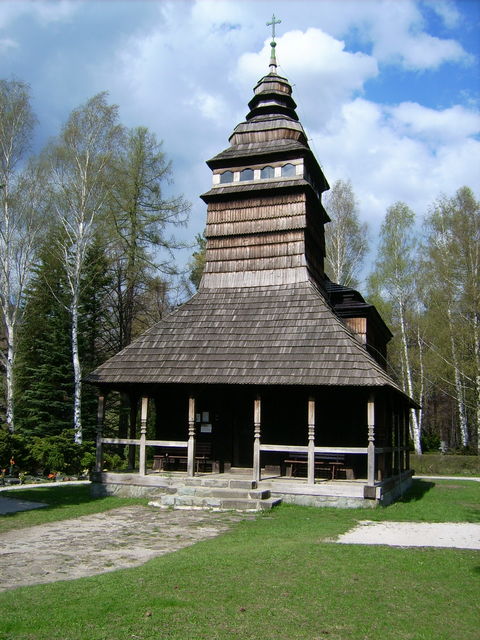 Eine alte Holzkirche unweit von Trojanovice im typisch walachischen Stil.